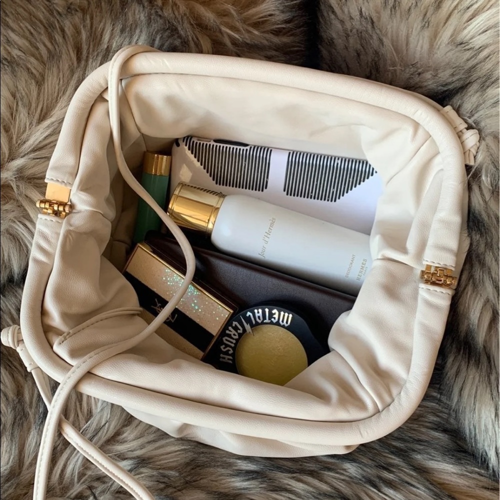 The Pouch - Picture 3 of 14